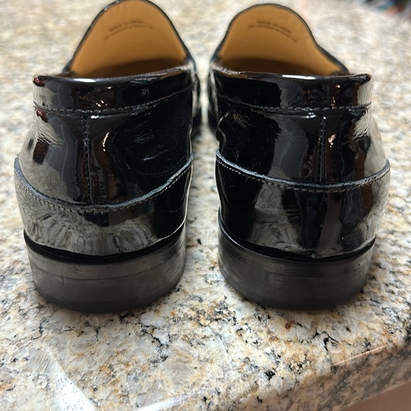 EUC BLACK PATENT LEATHER COLE HAAN  LOAFERS. SIZE 6 1/2 B. - Picture 3 of 7